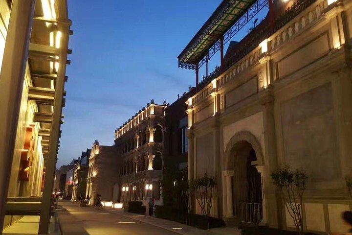 ピックアップ付きの夜間プライベートウォーキングツアーで北京を探索