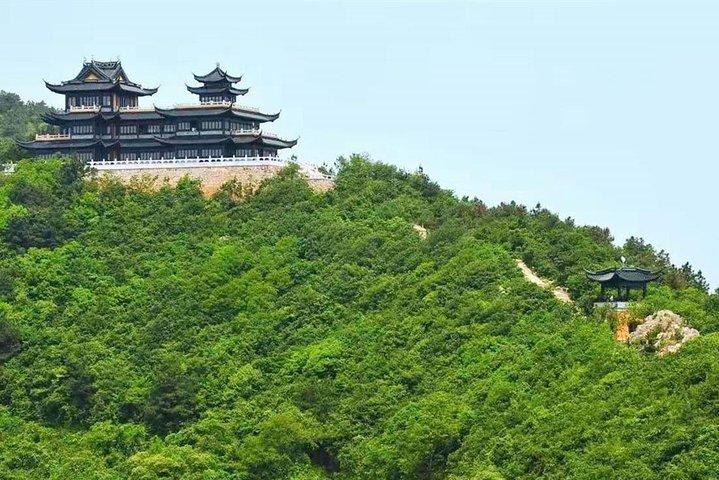 Excursão particular para caminhada na montanha Qionglong com macarrão vegetariano e degustação de chá