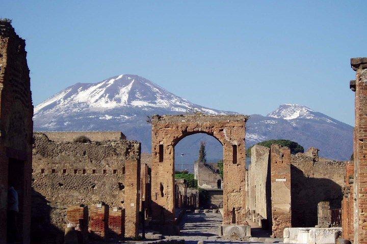 SkipTheLine Fast Access Pompeii Archaeological Park with Expert Tour Guide