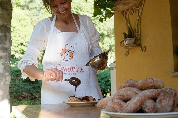 Cesarine: イスキア島の地元の家での食事と料理のデモ