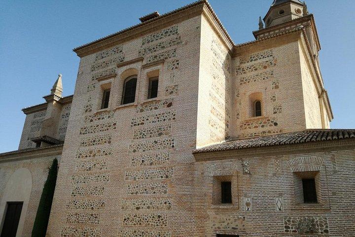 Granada : walking tour with a local guide