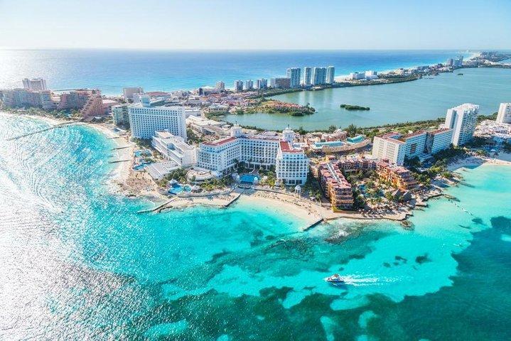 カンクン国際空港からウェスティン ラグナマールまで 4 ～ 10 名様の往復