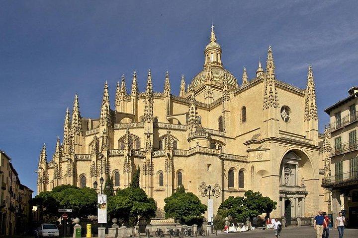 Private Tour Ávila - Segovia ab Madrid mit Tapas-Route