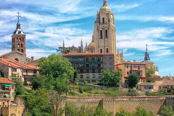 Tour Privado Ávila - Segovia desde Madrid con Ruta de Tapas