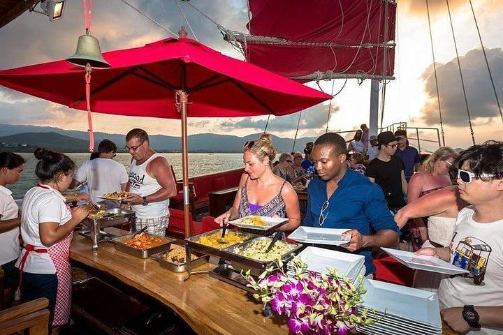 Red Baron: En solnedgångskryssning från Koh Samui med returöverföring
