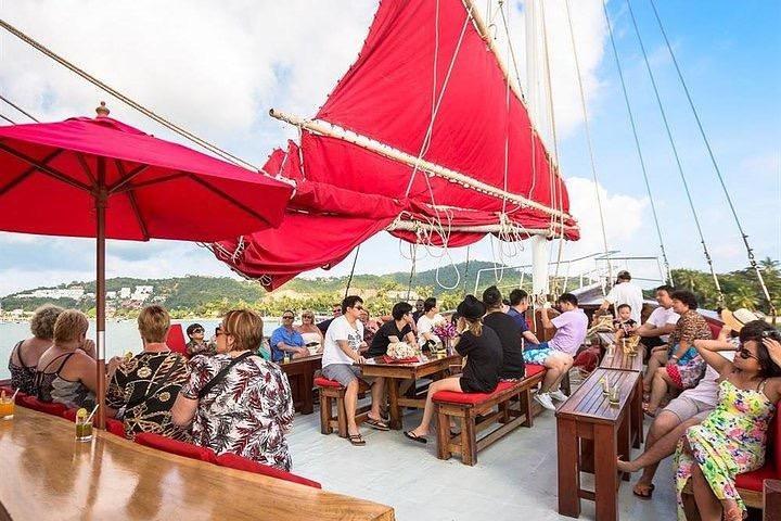 Red Baron: En solnedgångskryssning från Koh Samui med returöverföring