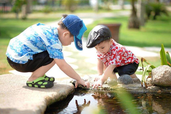 古代アテネの子供向け2時間のプライベートウォーキングツアー