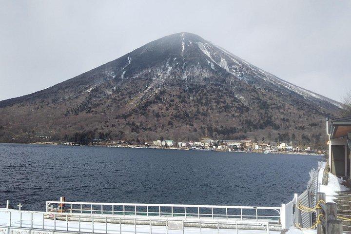 専用ミニバンによる有資格ツアーガイド同行・運転の日光日帰りツアー