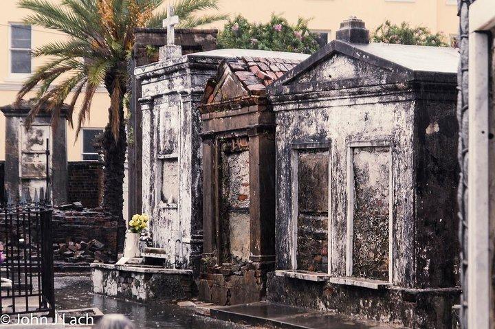 Dunkle Geschichtstour in New Orleans