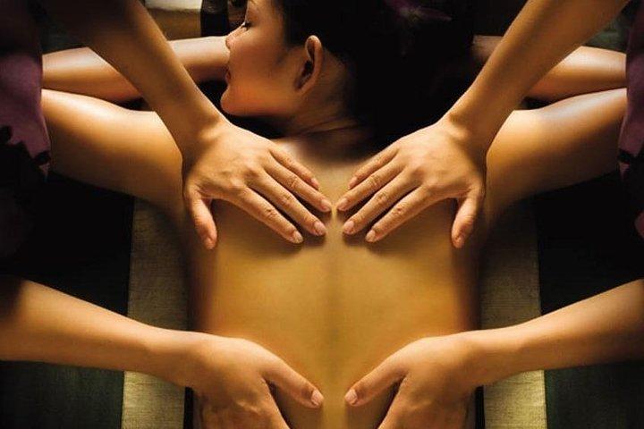 LuxMe Bali Four Handsマッサージ、ホテル送迎付き