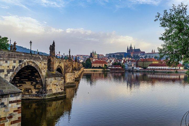 Visite privée à pied de Prague avec excursion au camp de concentration de Terezin