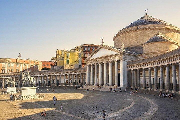 ナポリからの日帰り旅行：カゼルタ宮殿とナポリ-プライベートツアー