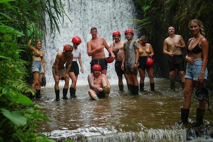 Jungle ATV Quad Bike durch Gorilla Face Cave