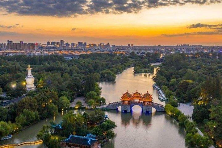 Visite d'affari di Yangzhou da Nanchino con servizio di auto privata e autista