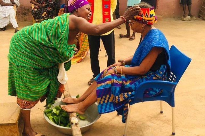 Bonwire Namimg Ceremony and Kente Tourist Center