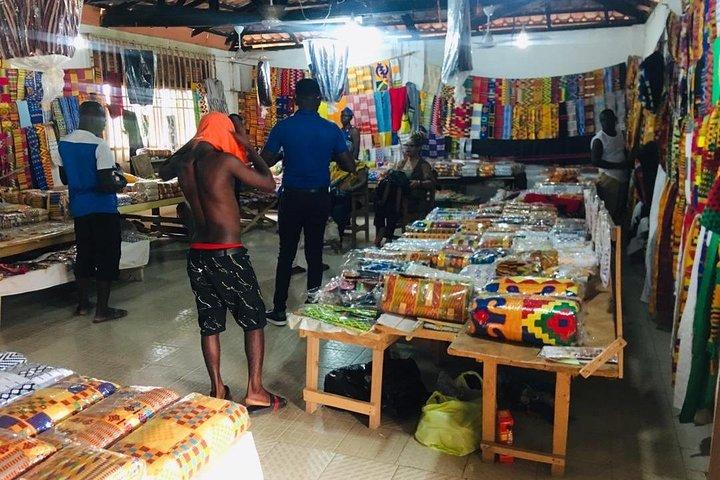Bonwire Namimg Ceremony en Kente Tourist Center