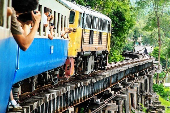 Ponte sobre o rio Kwai e viagem guiada de trem Tailândia-Burma