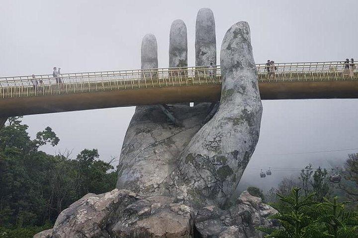 Hin- und Rücktransfer vom Hotel in Hoi An oder Da Nang zur GOLDEN BRIDGE BA NA HILLS