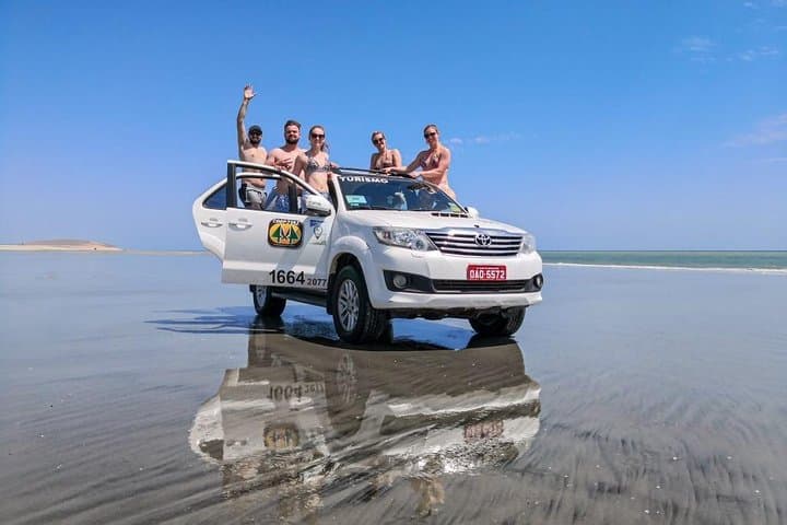 Tranfer by the Beach 4 x 4 - From Fortaleza To Jericoacoara or vice -versa