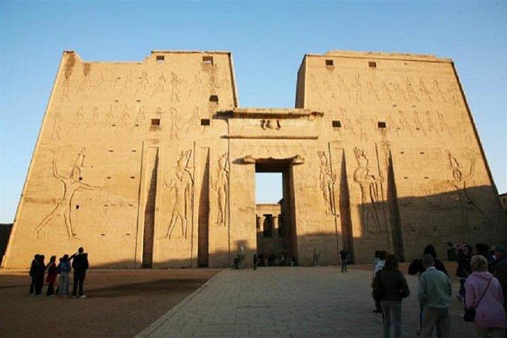 Da Assuan: gita di un'intera giornata ai templi di Kom Ombo e Edfu