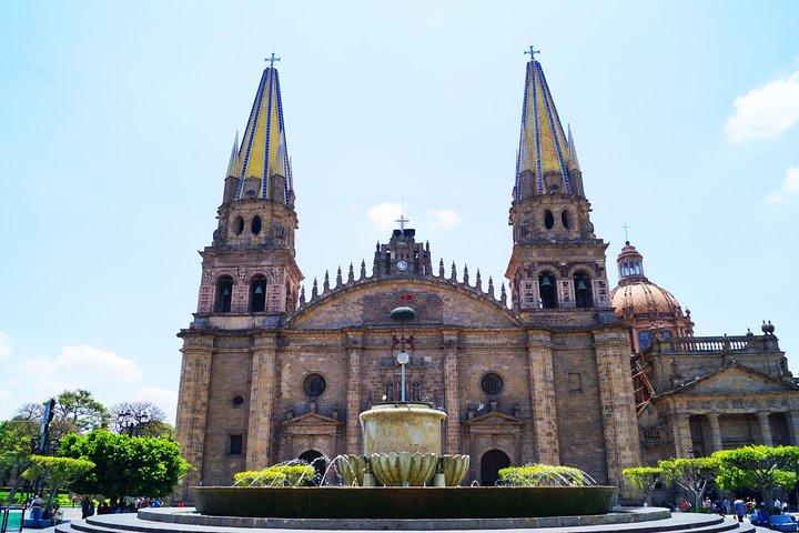 グアダラハラのメキシコ壁画。文化的なプライベートツアー