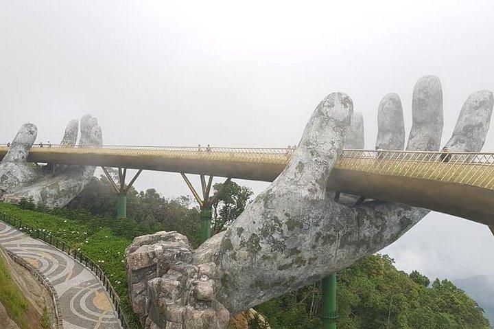 Hin- und Rücktransfer vom Hotel in Hoi An oder Da Nang zur GOLDEN BRIDGE BA NA HILLS