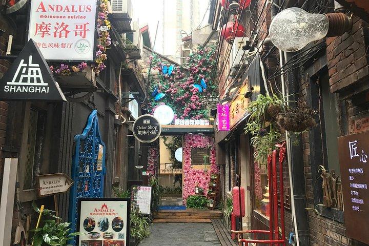 小グループ：必見のアトラクションとカスタマイズを備えた上海ツアー