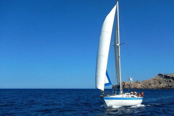 メノルカ島での 1 日セーリング体験