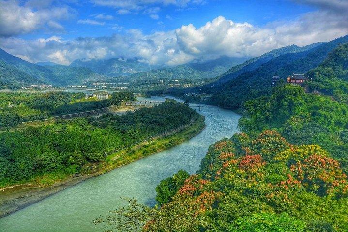 Private Full Day Chengdu Panda Base and Dujiangyan Irrigation System Tour