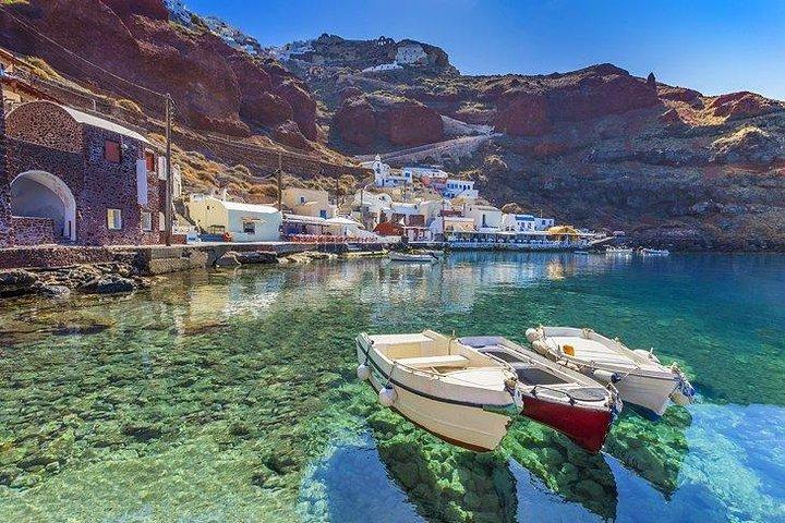 ホットスプリングスとホワイトビーチを経由したサントリーニ島のプラチナサンセット旅行
