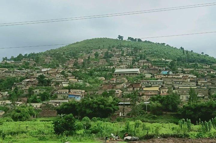 Tour a cavallo e nella città vecchia di Mt Kigali