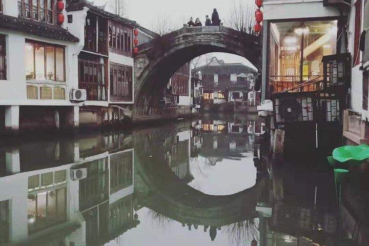 Private Tagestour in Shanghai mit der antiken Stadt Qibao und der Wasserstadt Zhujiajiao
