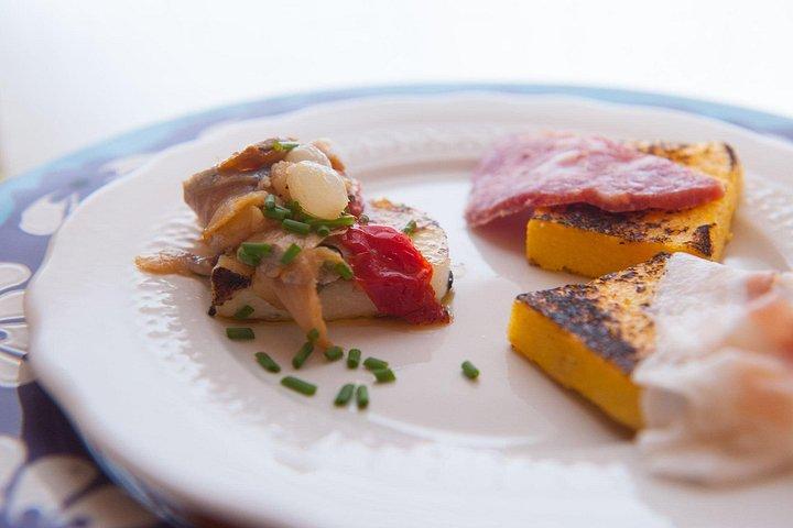 Soaveの地元の家での昼食または夕食と料理のデモ