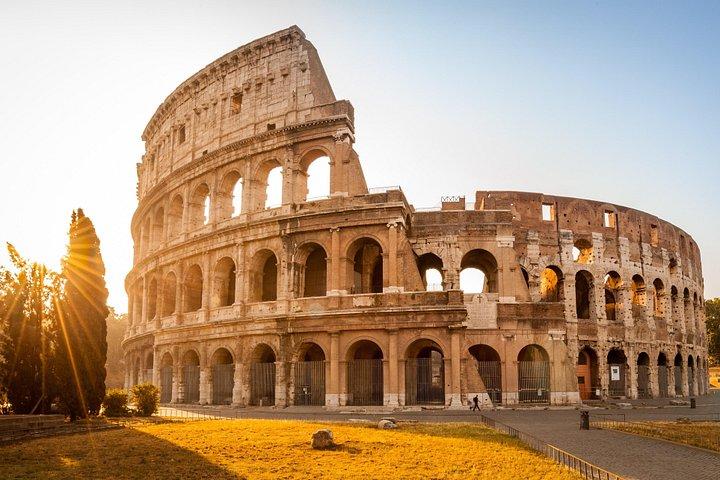 Fco空港発着出発のローマプレポストクルーズプライベートツアー
