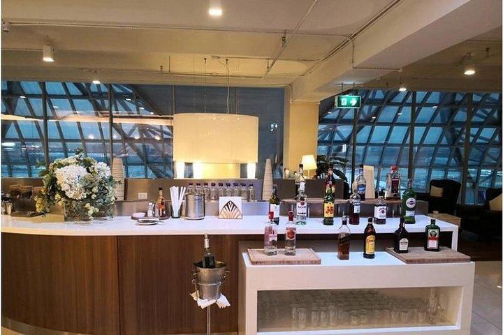 バンコク スワンナプーム空港 (BKK) / ドンムアン空港 (DMK) VIP ラウンジへのアクセス