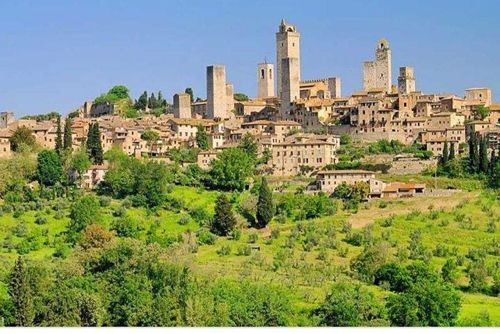 TOUR PRIVADO "Sweet Hills of Chianti e San Gimignano" com almoço e 2 degustações