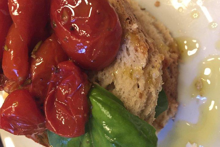 Semi-Private Gluten-Free Cooking Class in Florence with wine