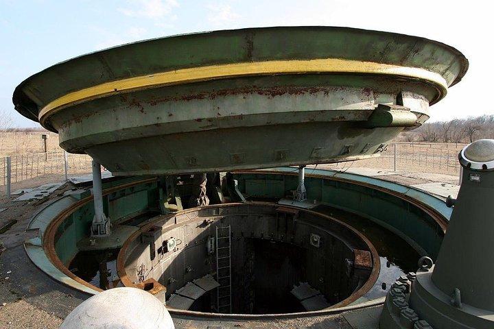 Nuclear Missile Base Tour - tour privado de carro