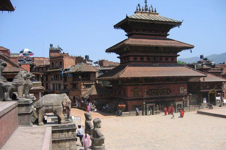 Scopri Kathmandu e la sua valle in un tour privato con una guida di lingua francese