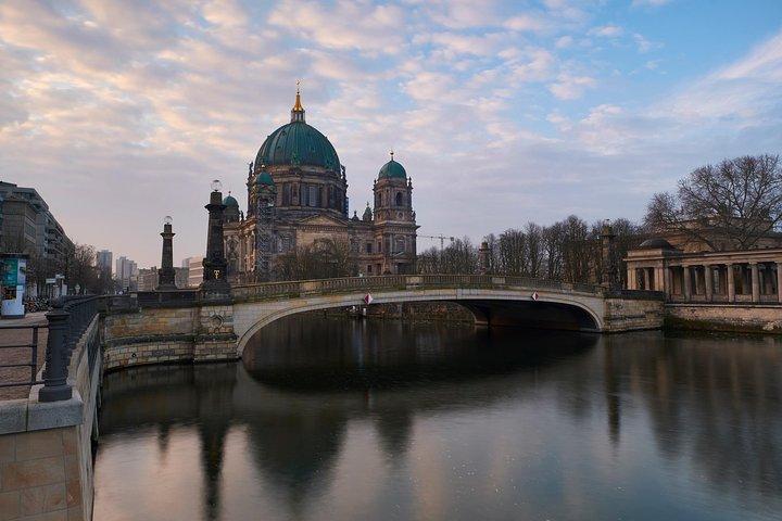 Berlin Famous Landmarks PhotoWalks Tour