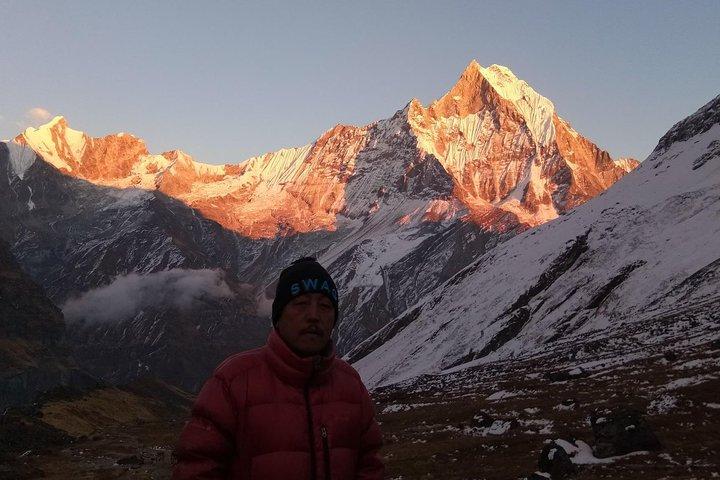 trekking sulla collina di Poon