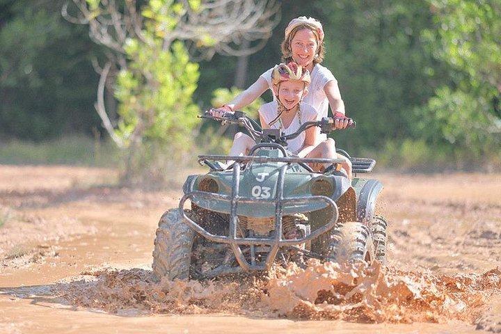 プーケットでの1時間のATVライド、フライングフォックス、ロープブリッジ
