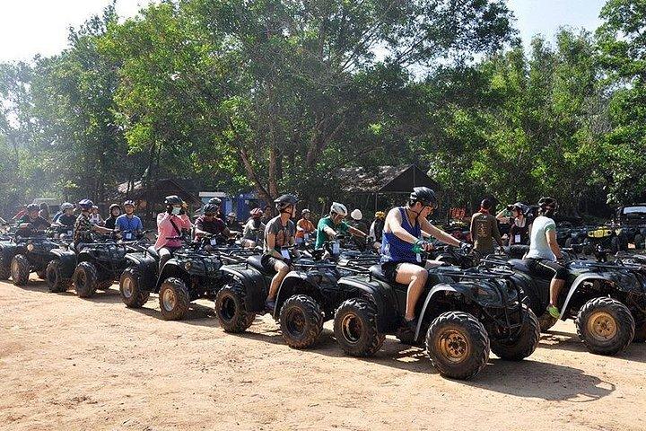 プーケットでのATV乗馬とチームビルディングアクティビティ