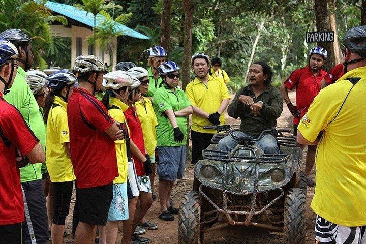 プーケットでのATV乗馬とチームビルディングアクティビティ