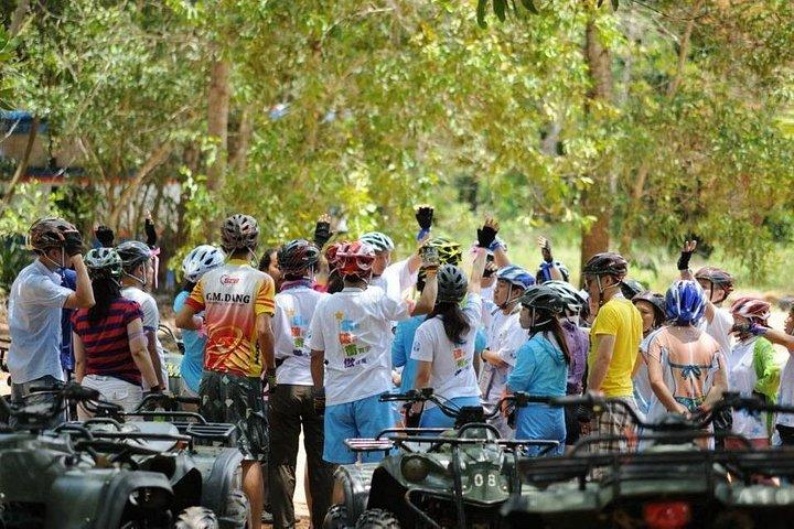 プーケットでのATV乗馬とチームビルディングアクティビティ
