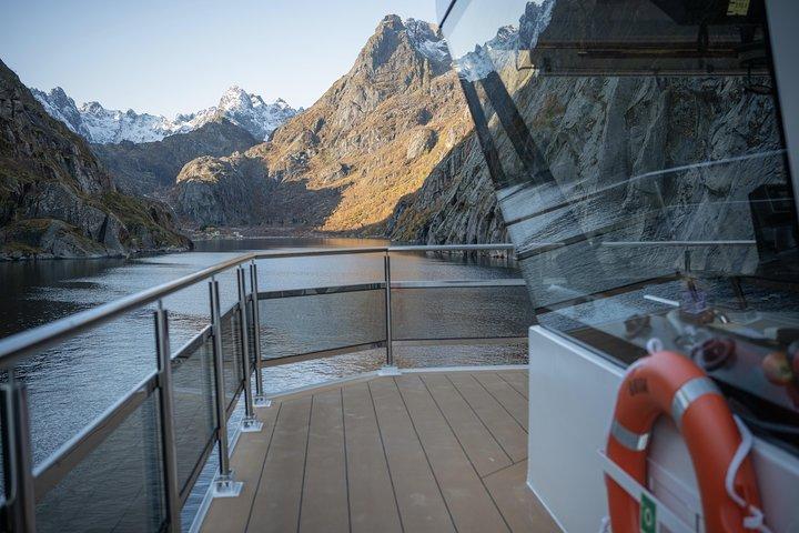 Ilha Lofoten: Cruzeiro Silencioso no Trollfjord saindo de Svolvær