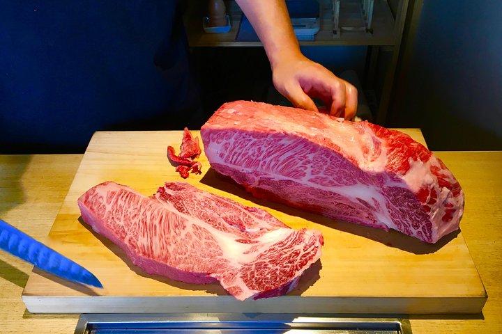 Experiência de degustação harmonizada de Wagyu e saquê em Tóquio com sabores locais
