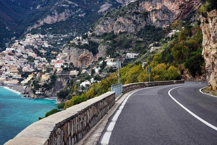 Transferência privada de hotéis em Positano para Nápoles