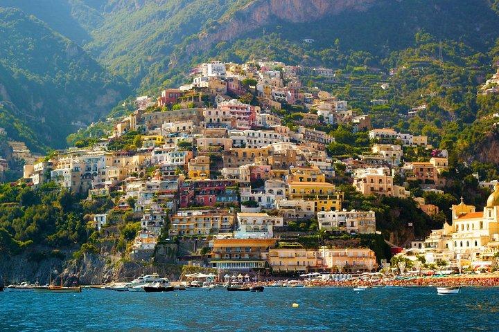 Transfer privado: de Positano (hotel) a Roma (estação hoteleira-aeroporto-ferrovia)