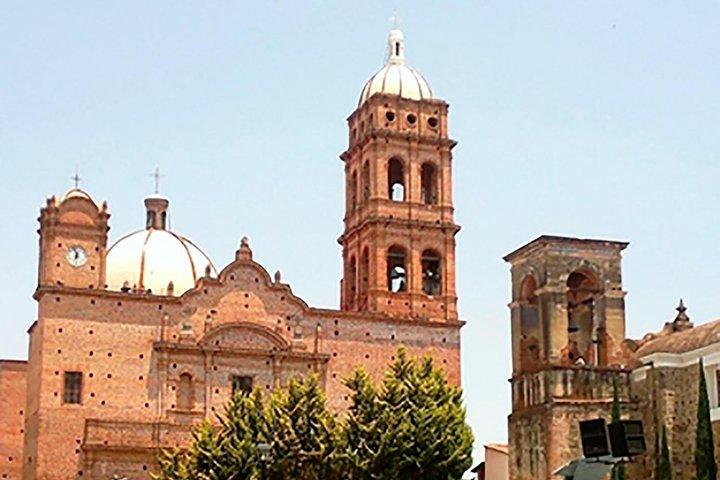 グアダラハラからの魔法の町タパルパのプライベートツアー